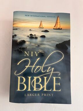 NIV Holy Bible Larger Print - Blue Cover
